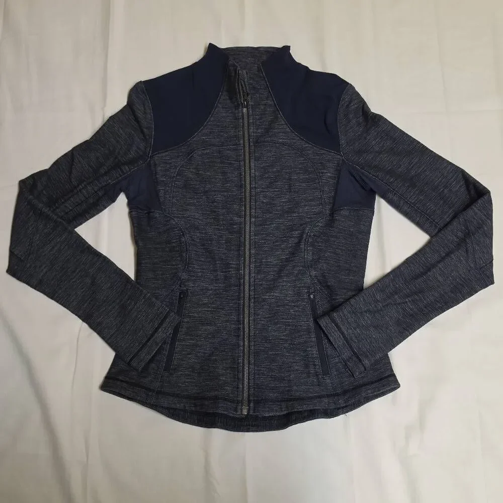 Lululemon Forme Jacket in a Slub Denim Inkwell color Size 10